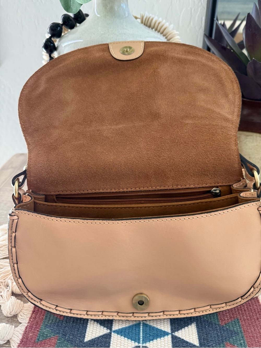 Patricia Nash Lydie Embossed Floral Leather Adjustable Crossbody Bag Nude Tan - Picture 9 of 11